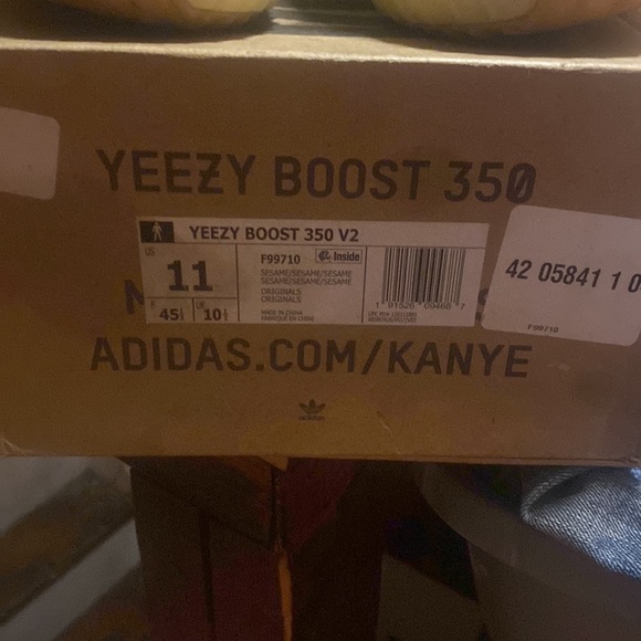 Yeezy boost 350 v2 size 11 - Picture 2 of 3